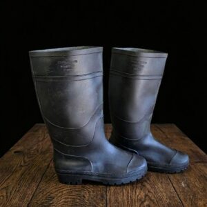 PLASTİK SU GEÇİRMEZ ÇİZME